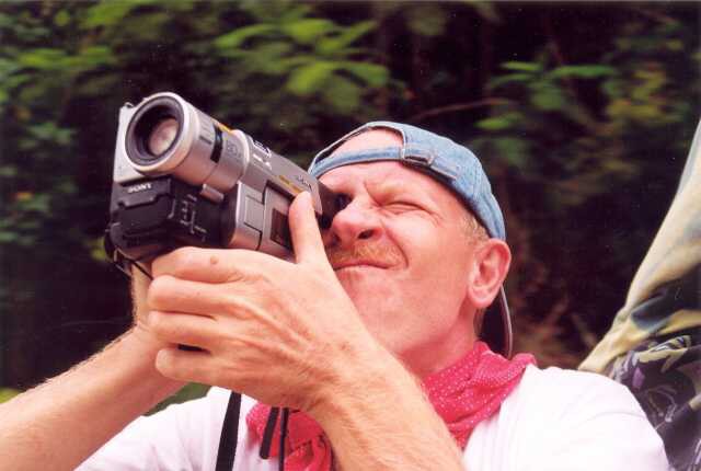 083 V�niv� report�r 