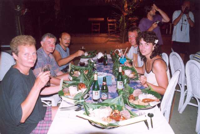 251 Vynikaj�c� ve�e�e v Raro Club 